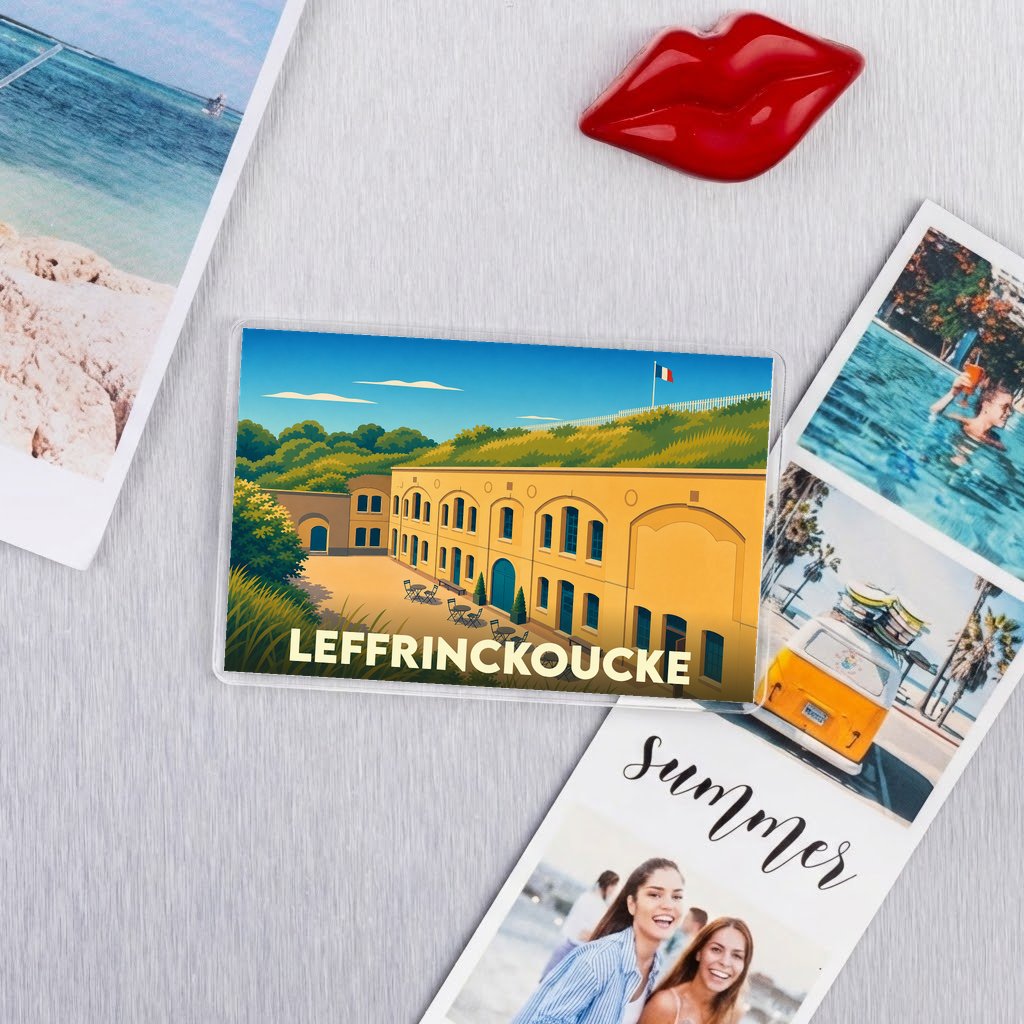 Magnet souvenir de la ville de Leffrinckoucke avec une illustration stylisée d'un fort.