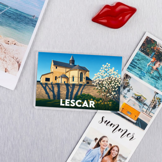 Magnet souvenir de la ville de Lescar avec une illustration stylisée de sa cathédrale.