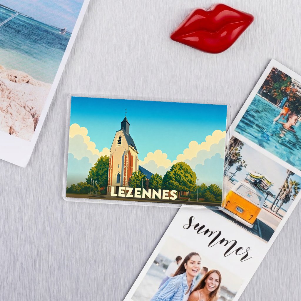 Magnet souvenir de la ville de Lezennes avec une illustration stylisée de son église.