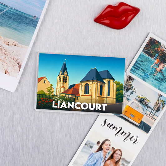 Magnet souvenir de la ville de Liancourt avec une illustration stylisée de son église.