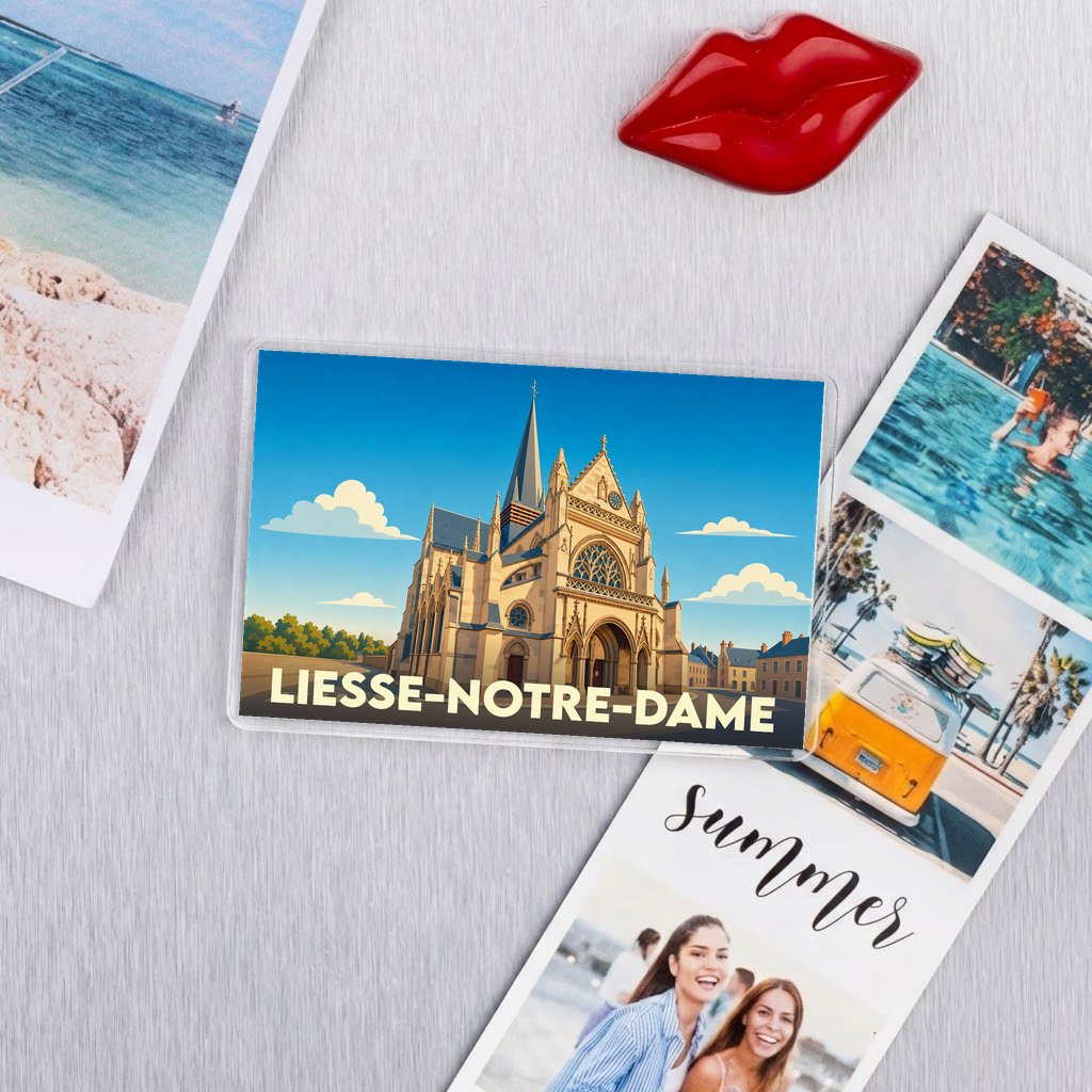 Magnet souvenir de la ville de Liesse-Notre-Dame avec une illustration stylisée de sa basilique.