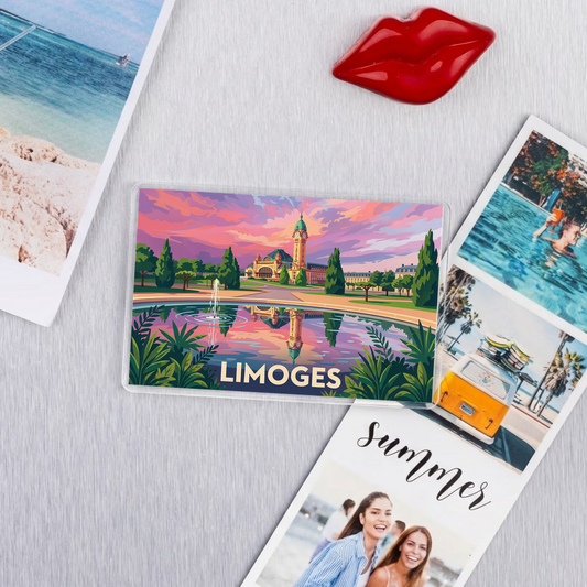 Magnet souvenir de la ville de Limoges avec une illustration stylisée.