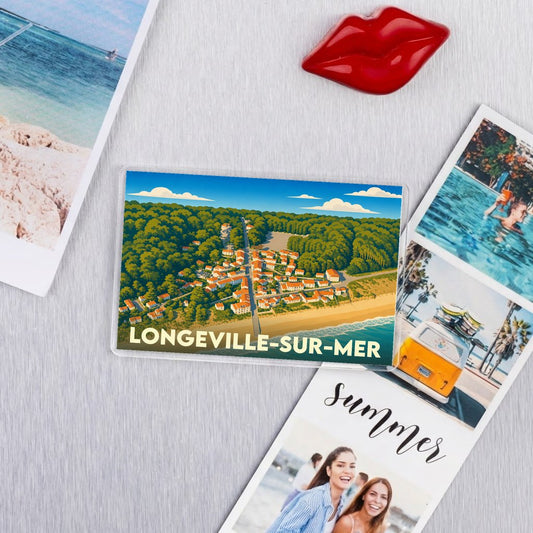 Magnet rectangulaire de Longeville-sur-Mer avec une illustration stylisée vue du ciel de la ville et de sa plage.