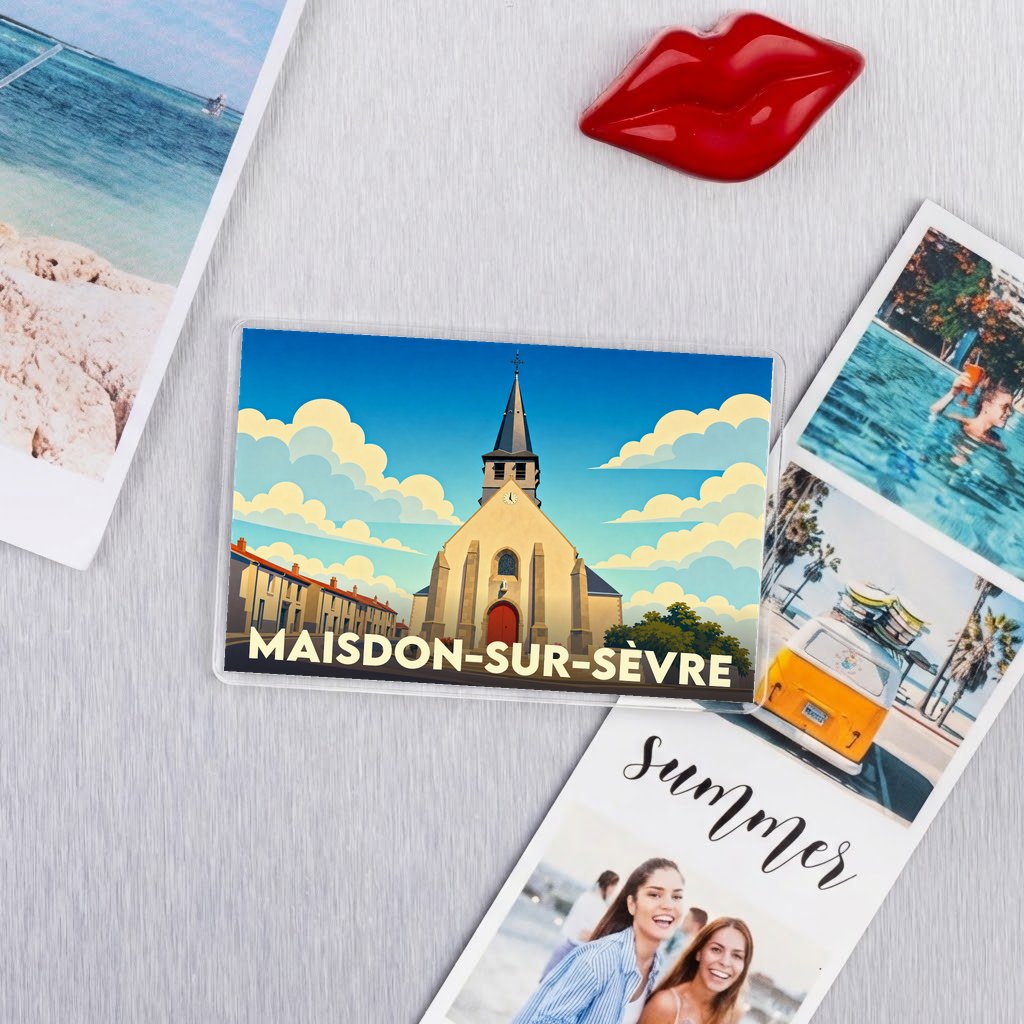 Magnet souvenir de la ville de Maisdon-sur-Sèvre avec une illustration stylisée de son église.