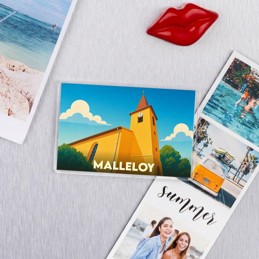 Magnet souvenir de la ville de Malleloy avec une illustration stylisée d'une église jaune.