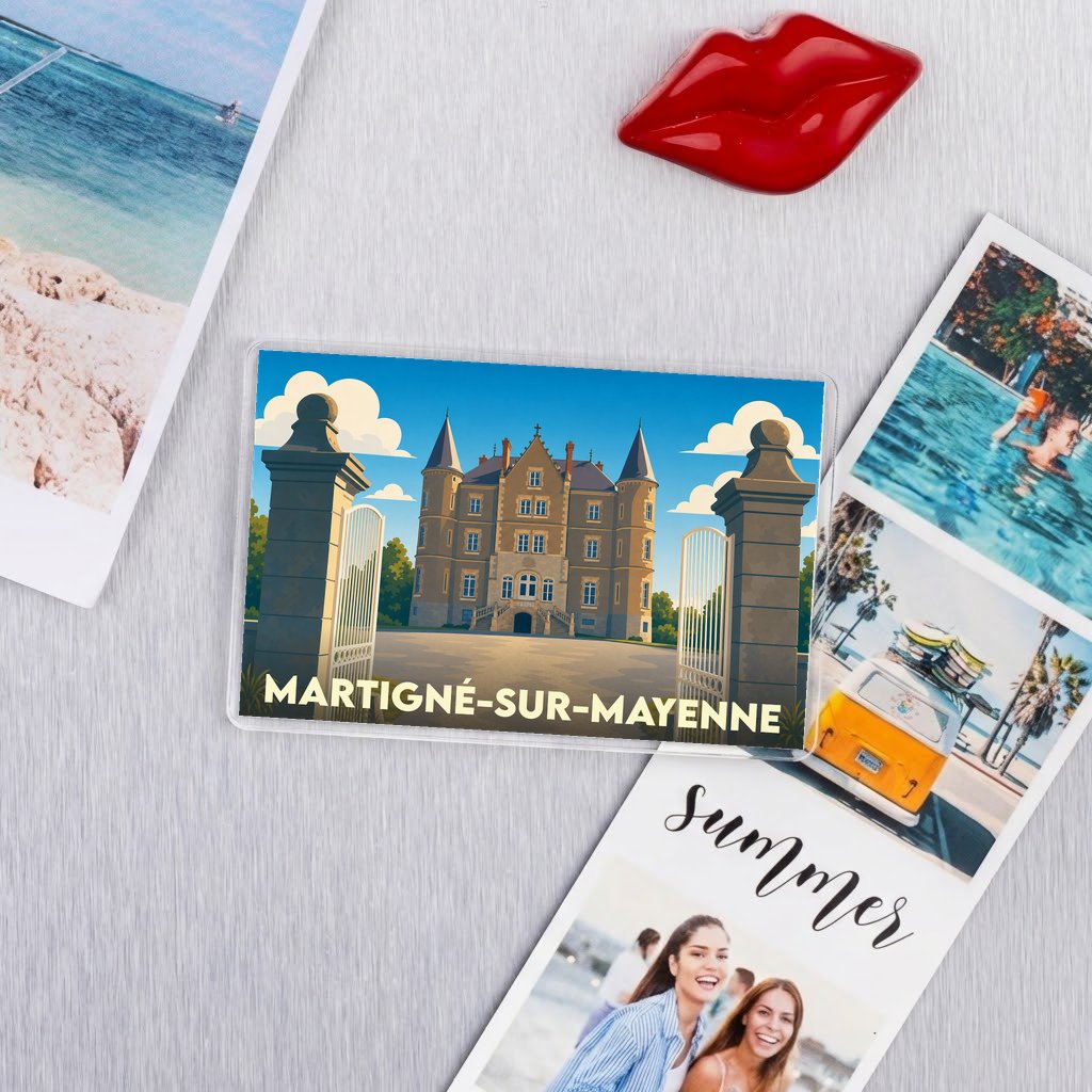 Magnet souvenir de Martigné-sur-Mayenne avec une illustration stylisée d'un château.