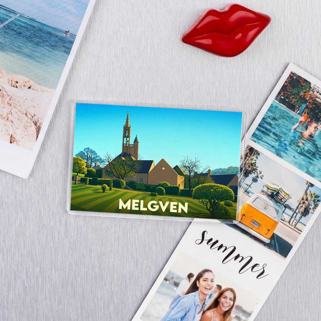 Magnet souvenir de la ville de Melgven avec une illustration stylisée d'une église bretonne.