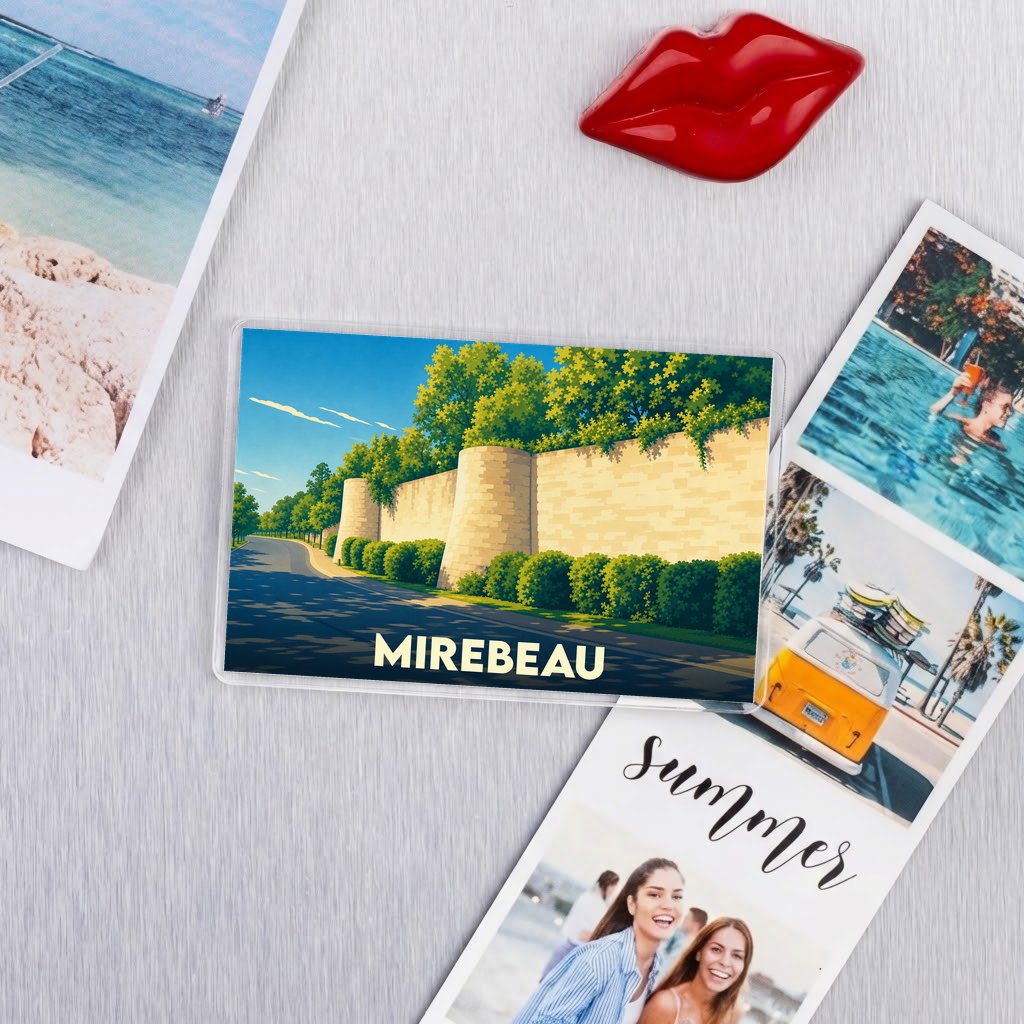 Magnet souvenir de la ville de Mirebeau avec une illustration stylisée de ses remparts.