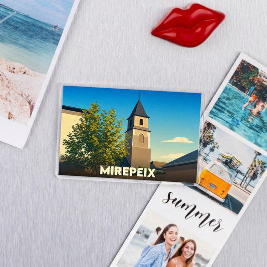 Magnet souvenir de la ville de Mirepeix avec une illustration stylisée.
