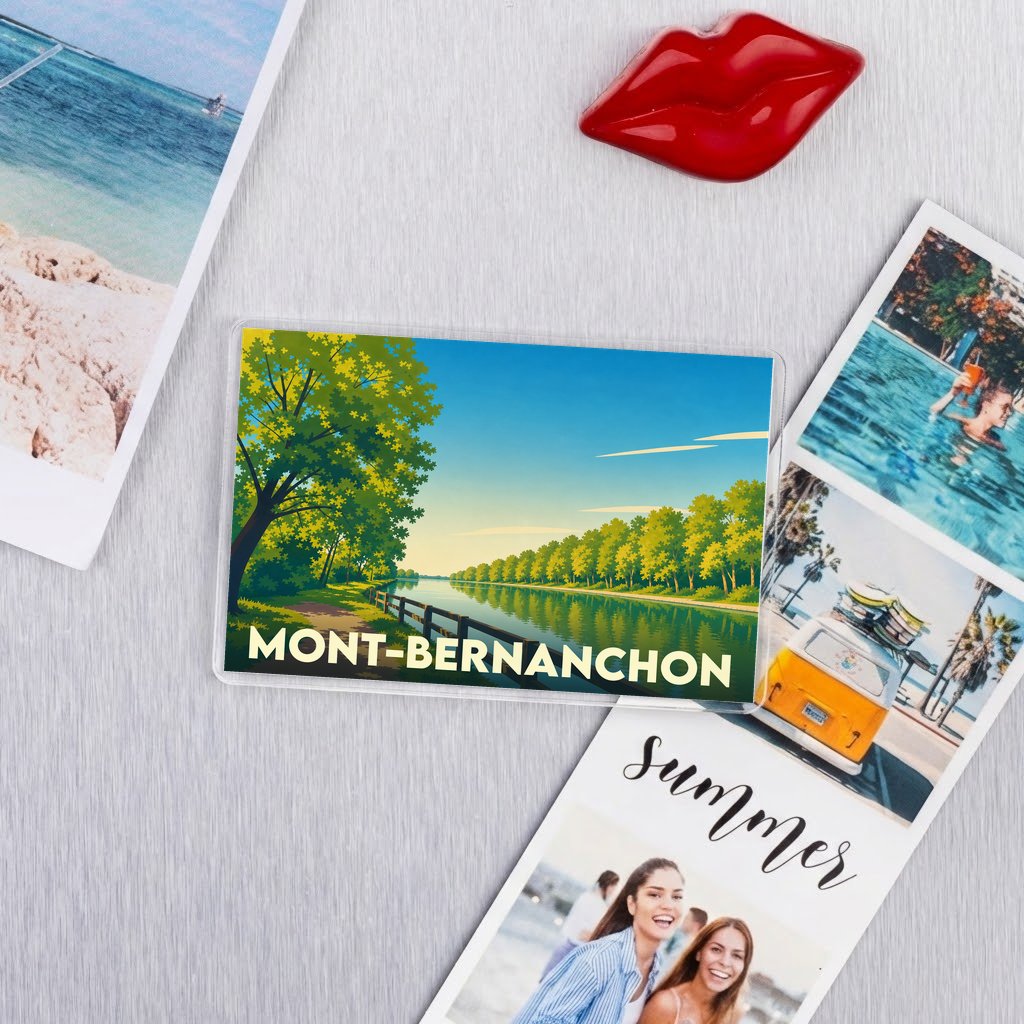 Magnet souvenir de la ville de Mont-Bernanchon avec une illustration stylisée d'un canal bordé d'arbres.