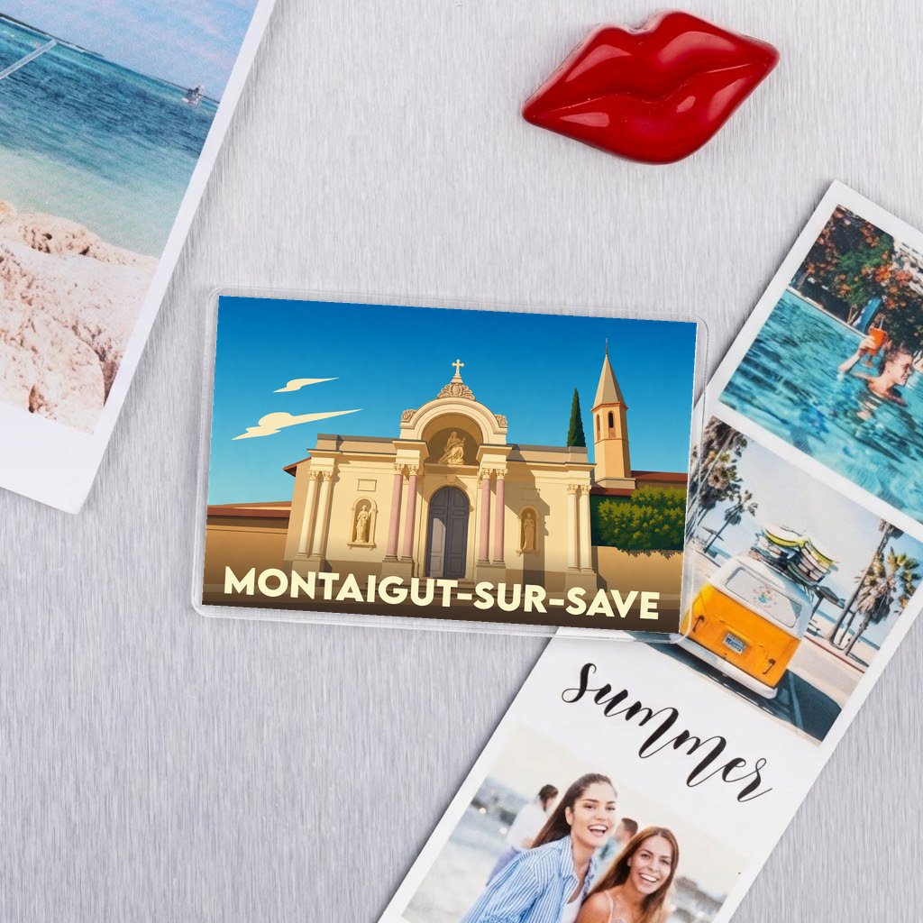 Magnet souvenir de la ville de Montaigut-sur-Save avec une illustration stylisée de son église.