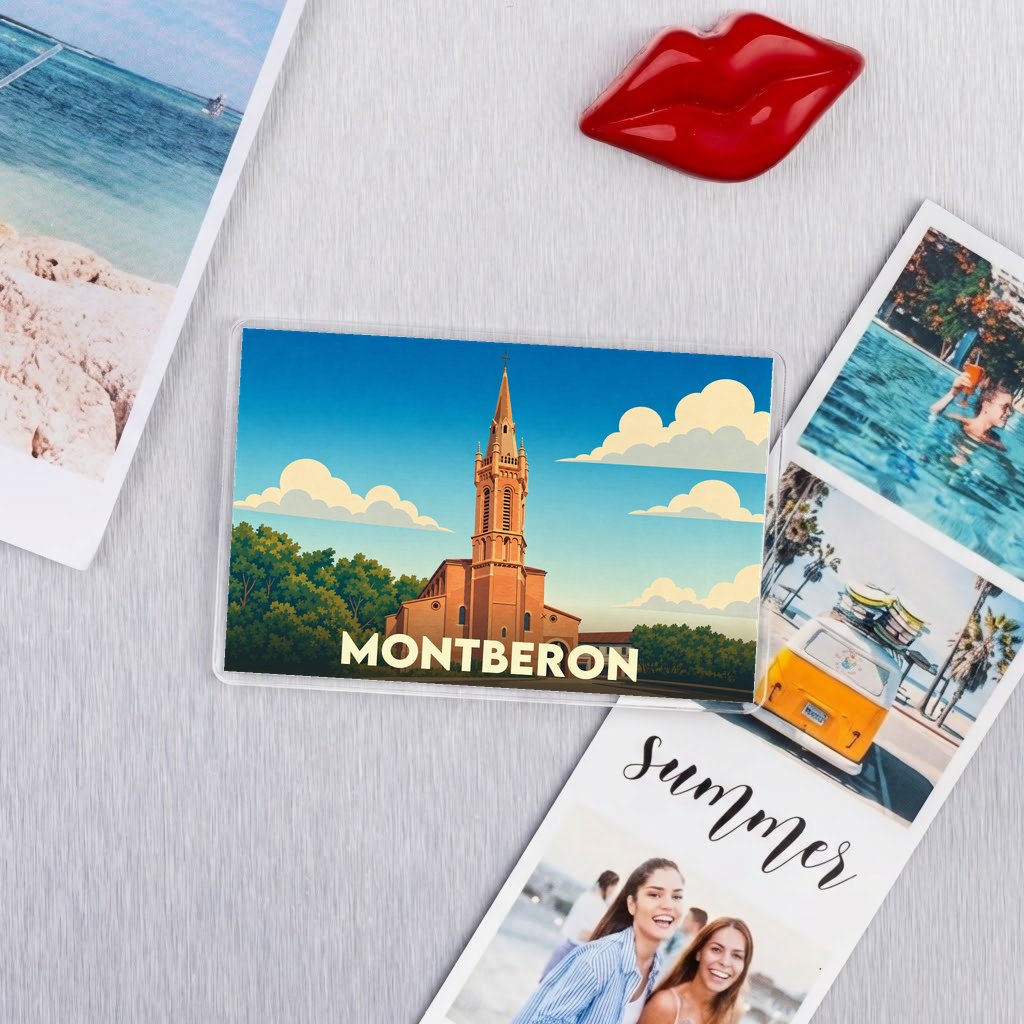 Magnet souvenir de la ville de Montberon avec une illustration stylisée de son église.