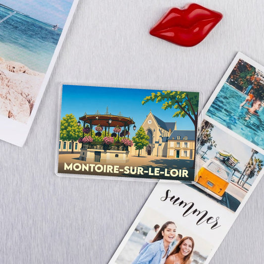 Magnet souvenir de la ville de Montoire-sur-le-Loir avec une illustration stylisée.