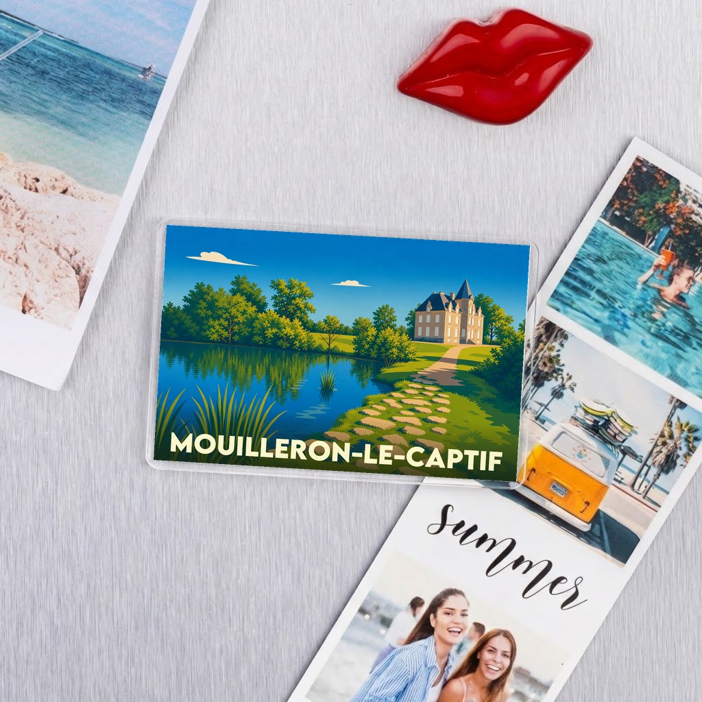 Magnet souvenir de la ville de Mouilleron-le-Captif avec une illustration stylisée de son paysage.