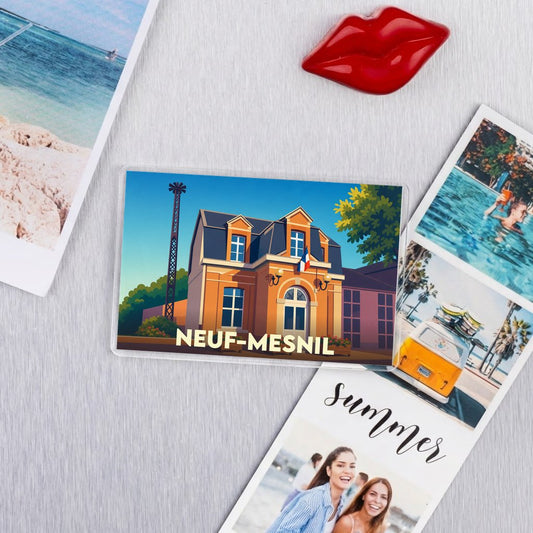 Magnet souvenir de la ville de Neuf-Mesnil avec une illustration stylisée de sa mairie.