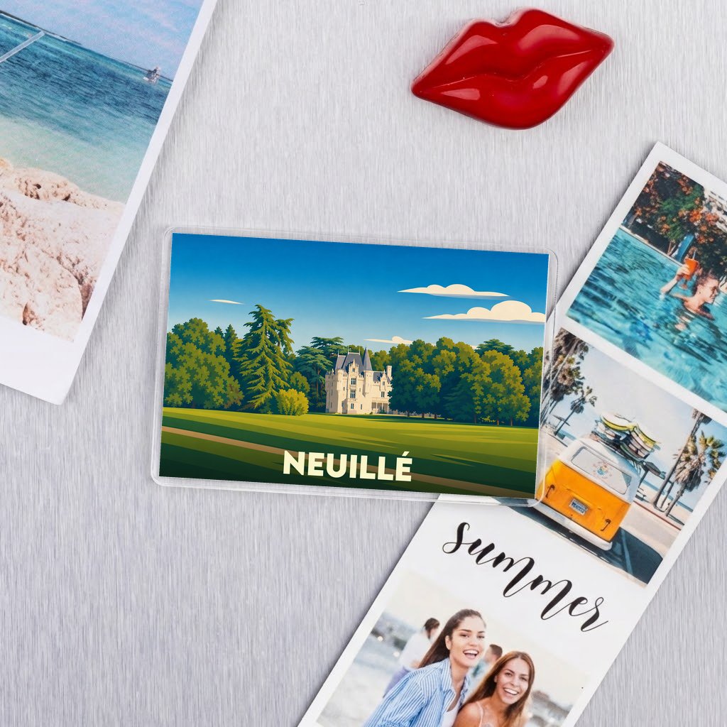 Magnet souvenir de la ville de Neuillé avec une illustration stylisée d'un château.