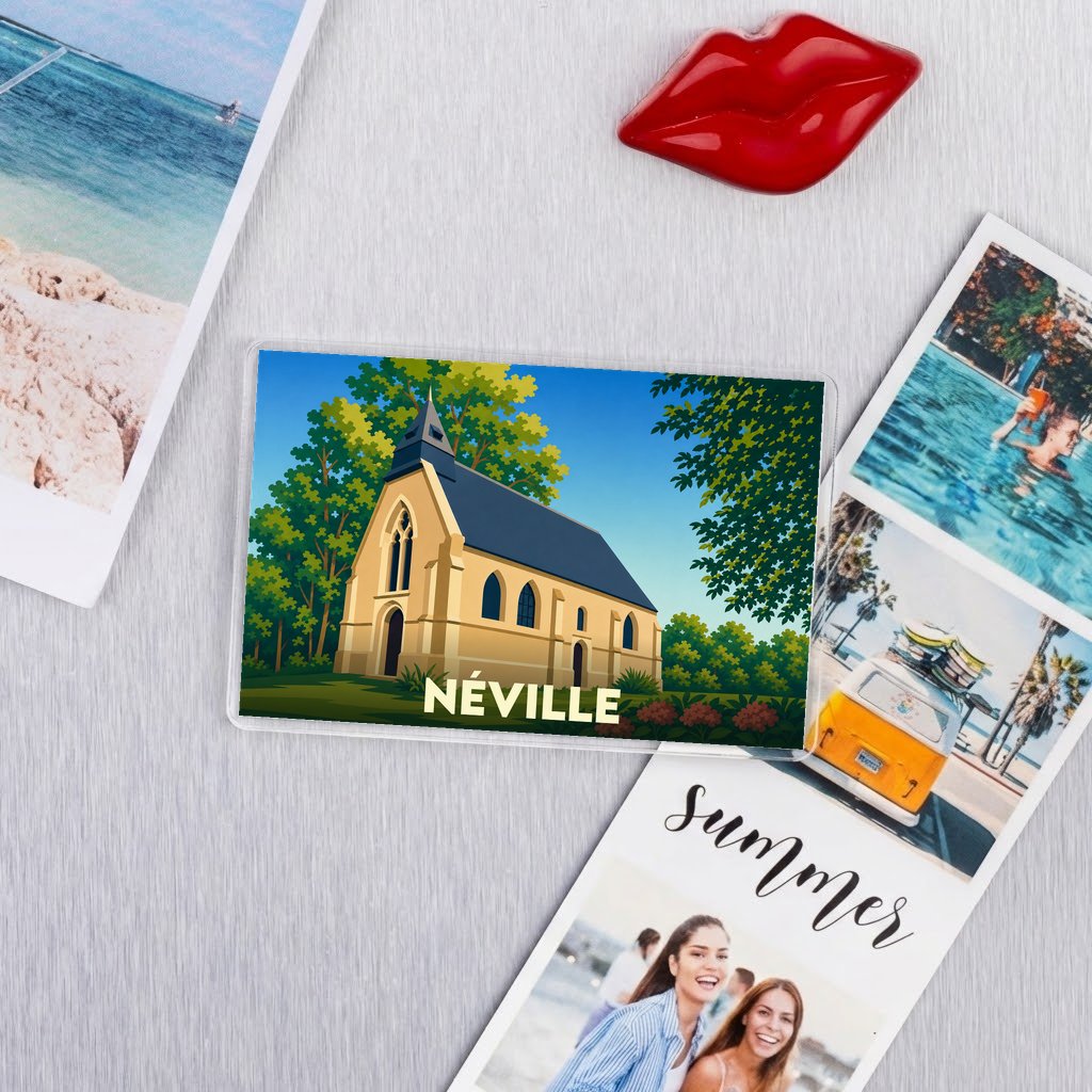 Magnet souvenir de la ville de Néville avec une illustration stylisée de sa chapelle.