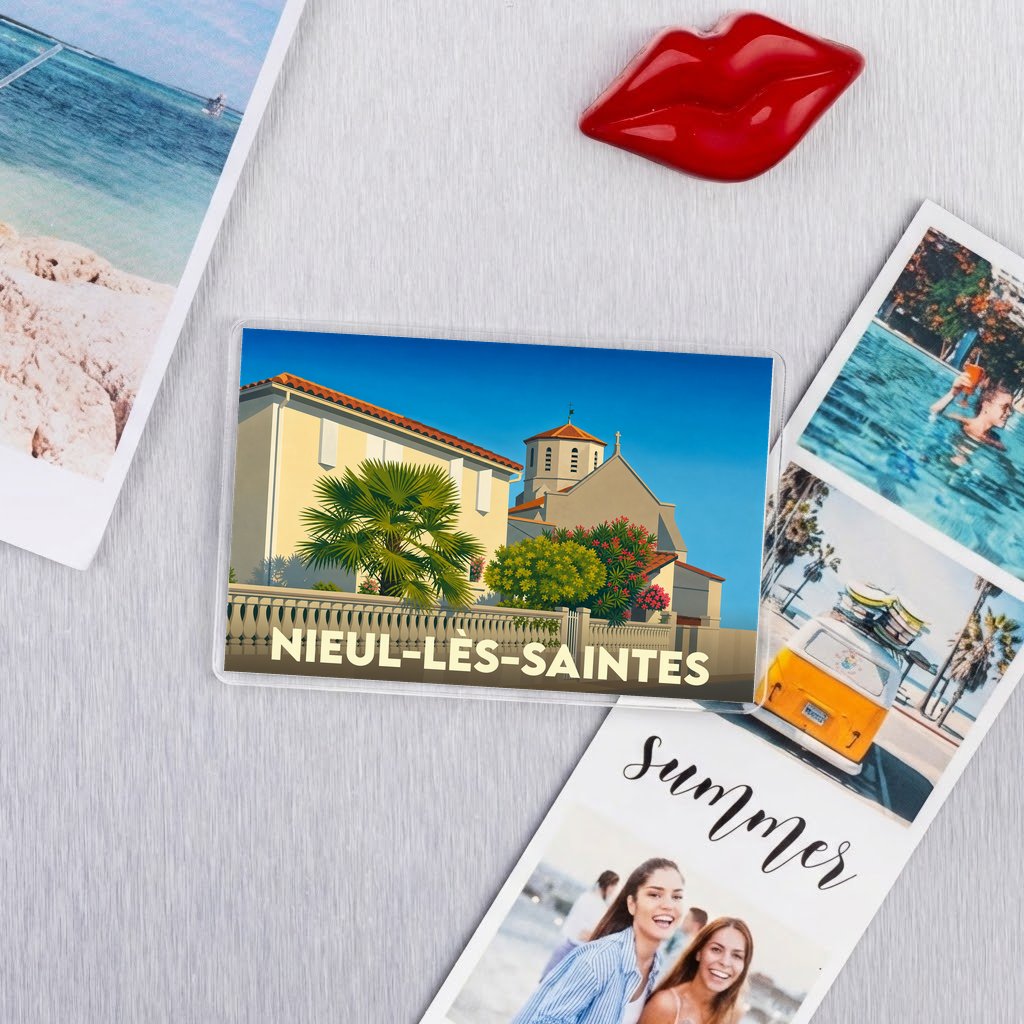 Magnet souvenir de la ville de Nieul-lès-Saintes avec une illustration stylisée.