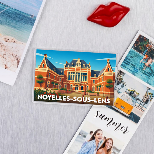 Magnet souvenir de la ville de Noyelles-sous-Lens avec une illustration stylisée de son hôtel de ville.