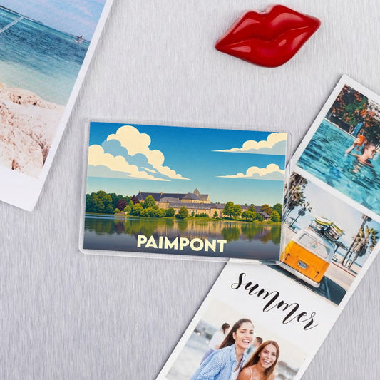 Magnet souvenir de la ville de Paimpont avec une illustration stylisée.