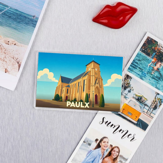 Magnet souvenir de la ville de Paulx avec une illustration stylisée de son église.