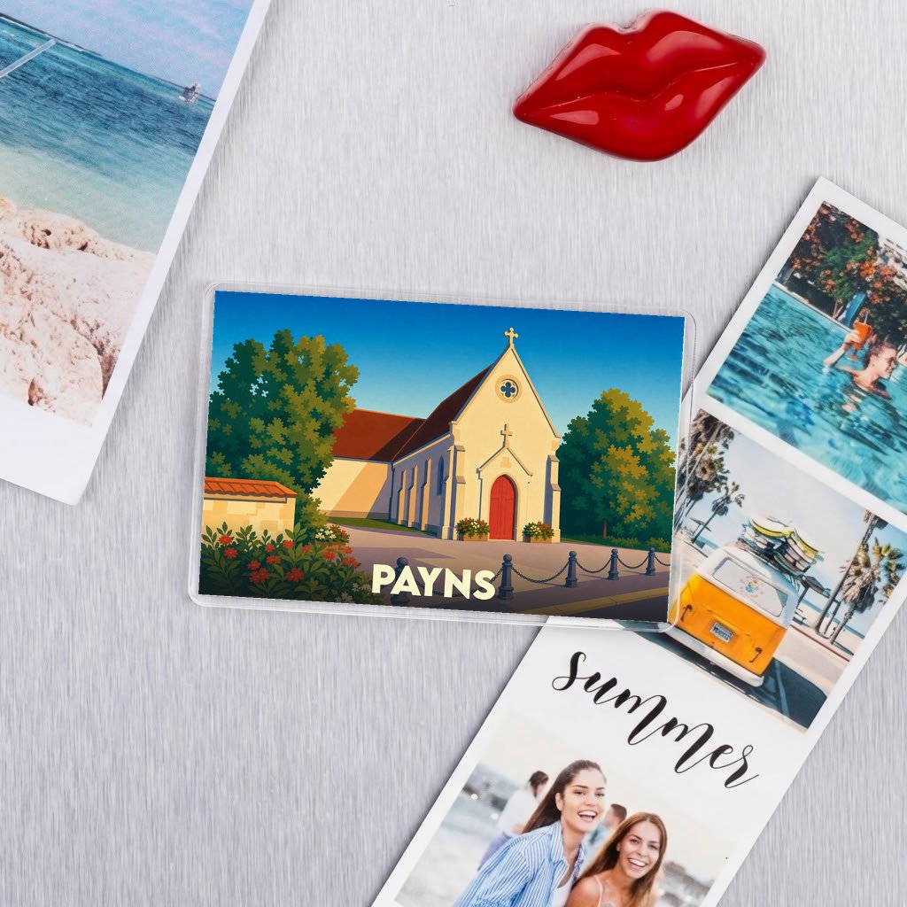Magnet souvenir de la ville de Payns avec une illustration stylisée de son église.