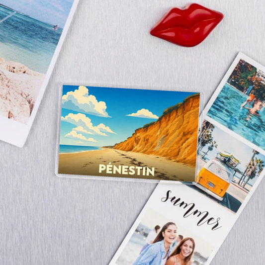 Magnet souvenir de la ville de Pénestin avec une illustration stylisée de ses falaises dorées.