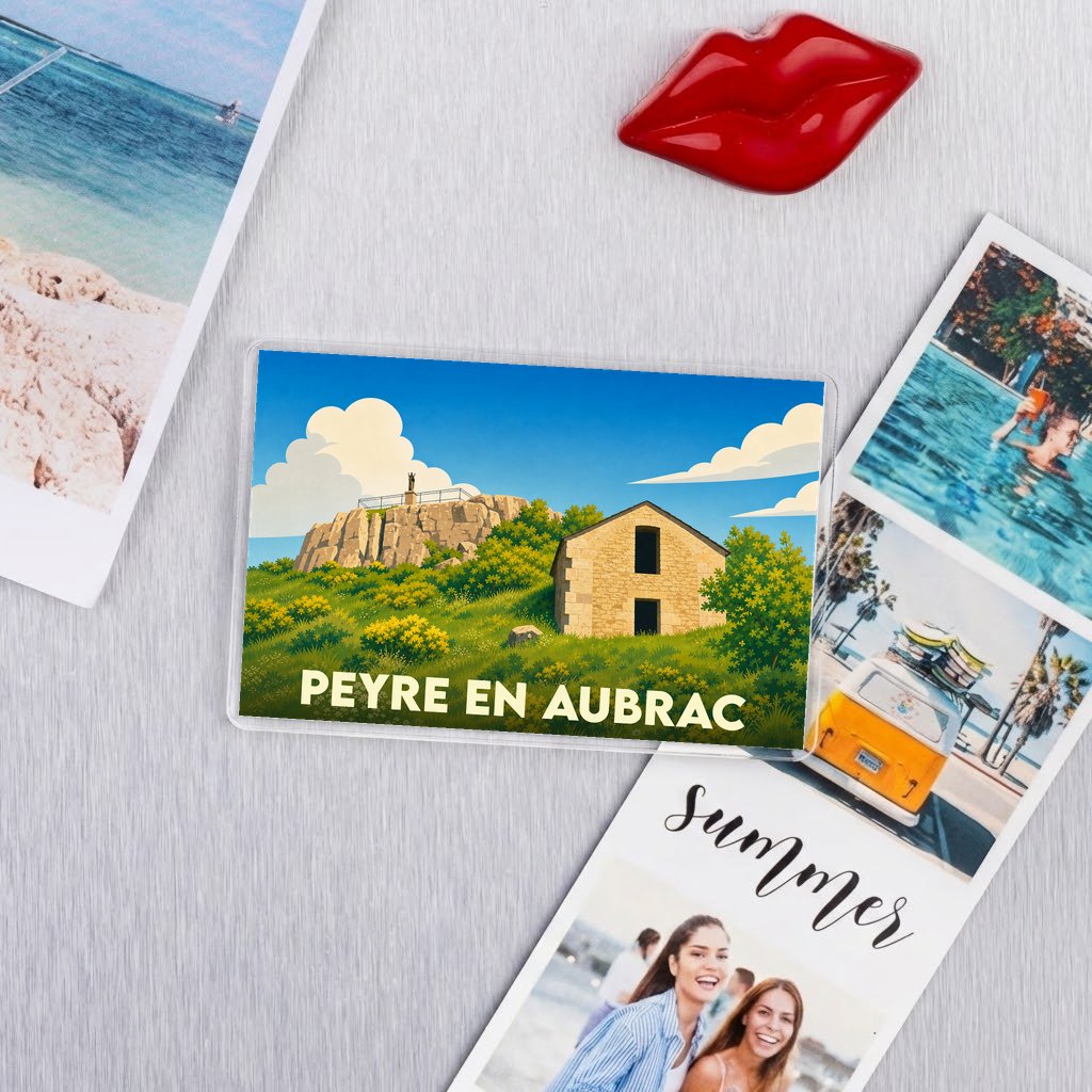 Magnet souvenir de la ville de Peyre en Aubrac avec une illustration stylisée d'un paysage local.