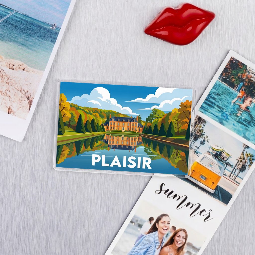 Magnet souvenir de la ville de Plaisir avec une illustration stylisée d'un château au bord de l'eau.