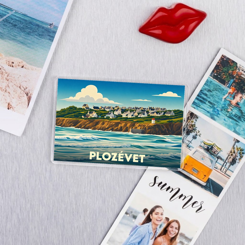 Magnet souvenir de la ville de Plozévet avec une illustration stylisée de sa côte.
