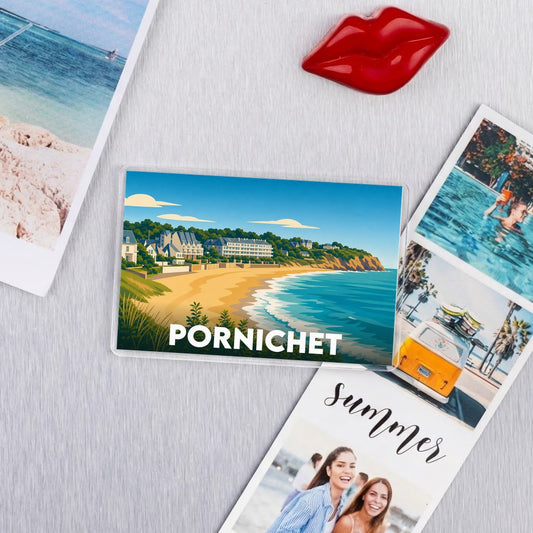 Magnet souvenir de la ville de Pornichet avec une illustration stylisée de sa plage et de son front de mer.