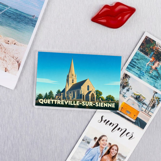 Magnet souvenir de la ville de Quettreville-sur-Sienne avec une illustration stylisée de son église.