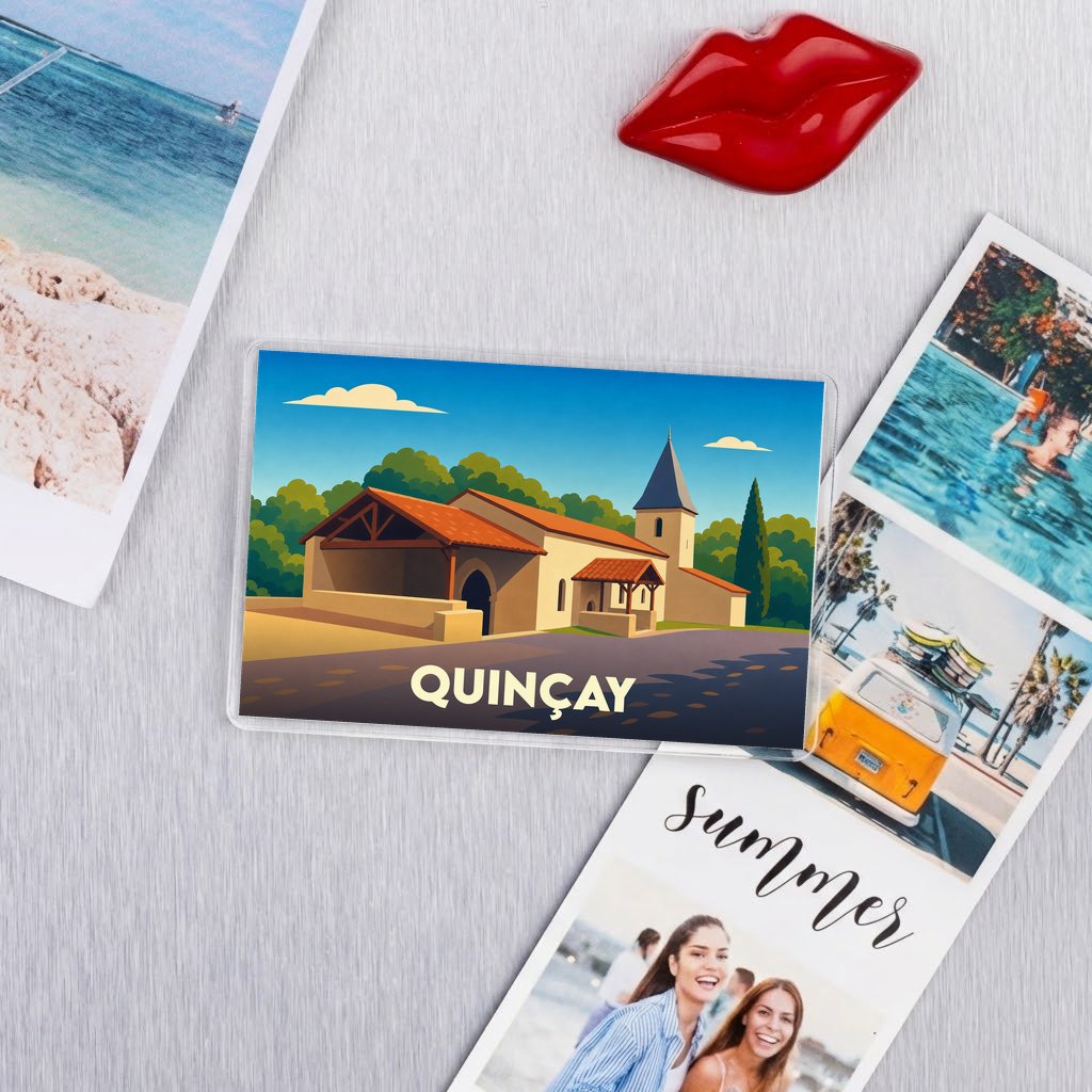 Magnet rectangulaire de la ville de Quinçay avec une illustration stylisée de son église.