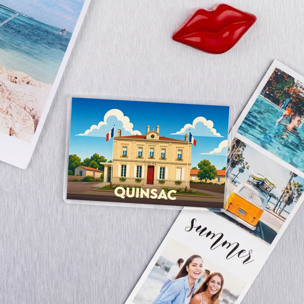 Magnet souvenir de la ville de Quinsac avec une illustration stylisée de sa mairie.
