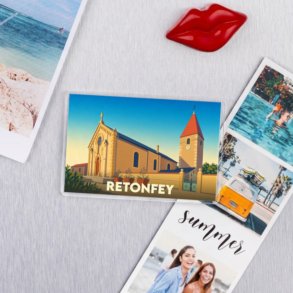 Magnet souvenir de la ville de Retonfey avec une illustration stylisée de son église.