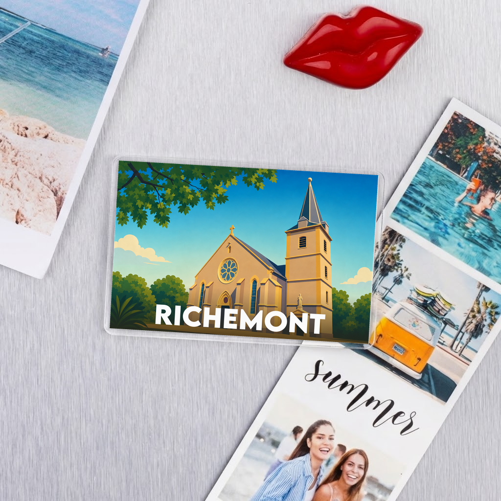 Magnet souvenir de la ville de Richemont avec une illustration stylisée de son église.