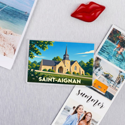 Magnet souvenir de la ville de Saint-Aignan représentant l'église locale avec une illustration stylisée.