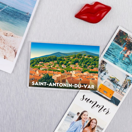Magnet souvenir de la ville de Saint-Antonin-du-Var avec une illustration stylisée.