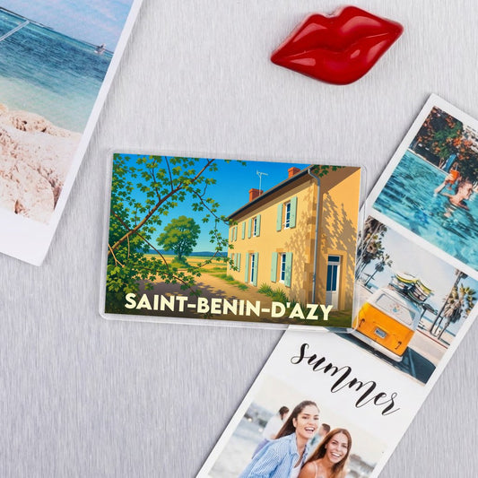 Magnet souvenir de la ville de Saint-Benin-d'Azy avec une illustration stylisée d'une maison de campagne.