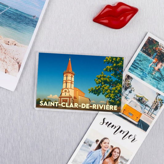 Magnet souvenir de la ville de Saint-Clar-de-Rivière avec une illustration stylisée de son église.