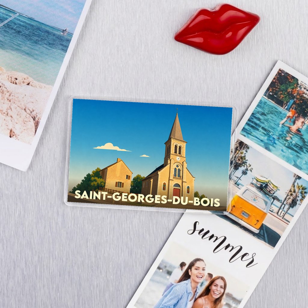 Magnet souvenir de la ville de Saint-Georges-du-Bois avec une illustration stylisée de son église.