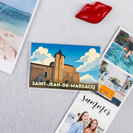 Magnet souvenir de la ville de Saint-Jean-de-Marsacq avec une illustration stylisée de son église.