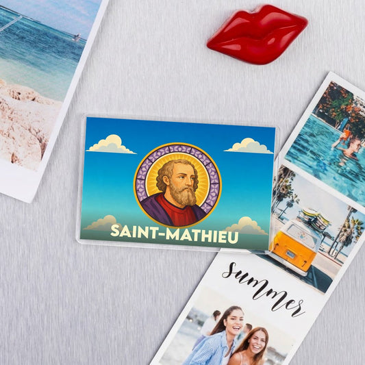 Magnet souvenir de la ville de Saint-Mathieu avec une illustration stylisée.