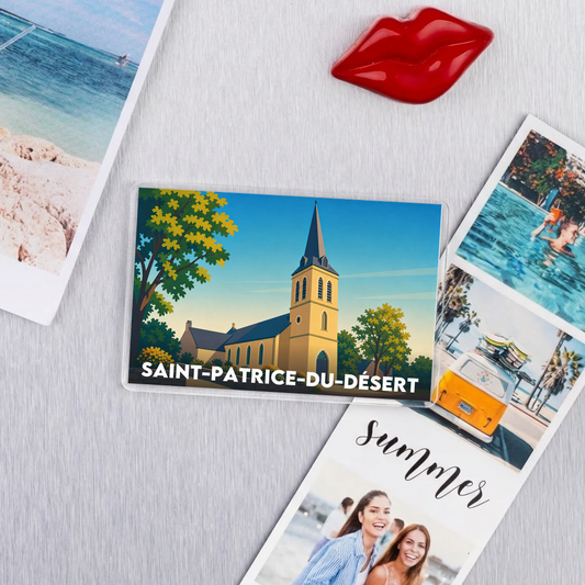 Magnet souvenir de la ville de Saint-Patrice-du-Désert avec une illustration stylisée de son église.