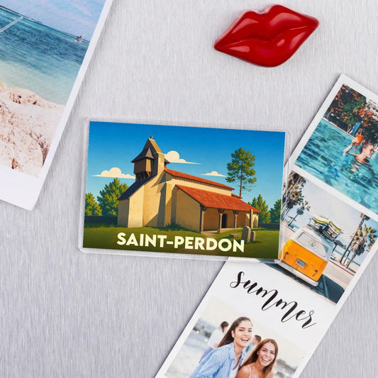 Magnet souvenir de la ville de Saint-Perdon avec une illustration stylisée de son église.