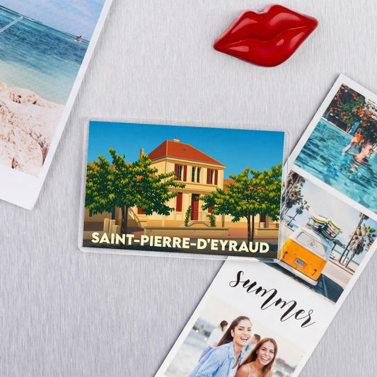 Magnet souvenir de la ville de Saint-Pierre-d'Eyraud avec une illustration stylisée d'un bâtiment remarquable.