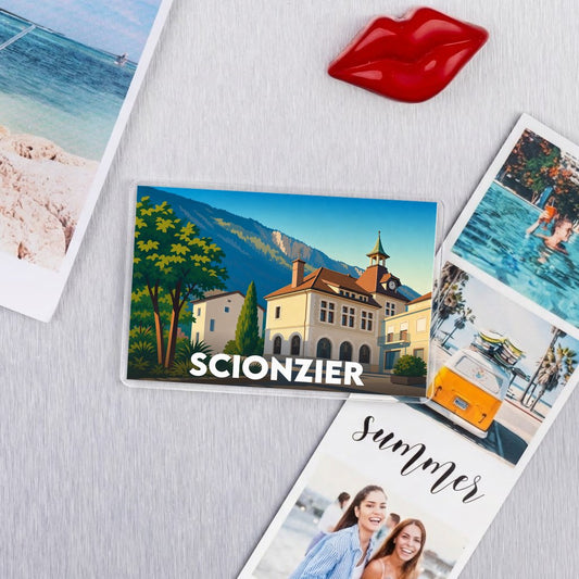Magnet souvenir de la ville de Scionzier avec une illustration stylisée.
