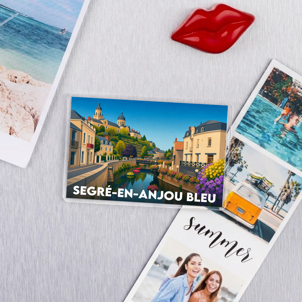 Magnet souvenir de la ville de Segré-en-Anjou Bleu avec une illustration stylisée.