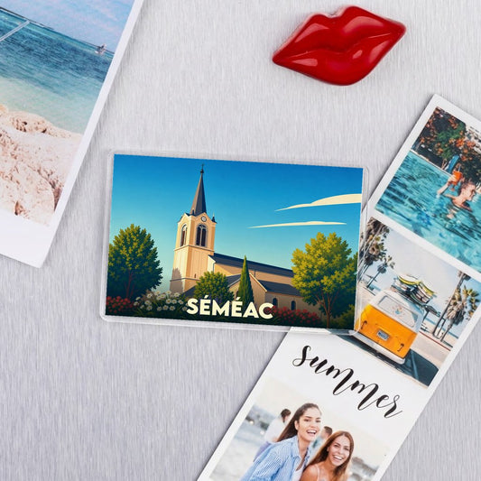 Magnet souvenir de la ville de Séméac avec une illustration stylisée d'une église.