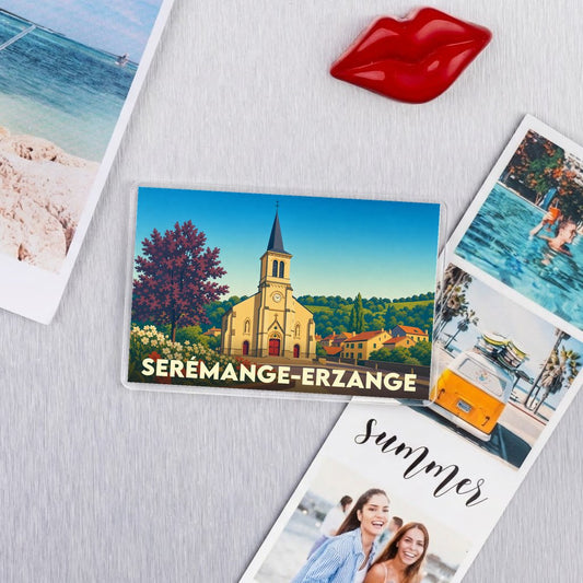 Magnet souvenir de la ville de Serémange-Erzange avec une illustration stylisée de son église.